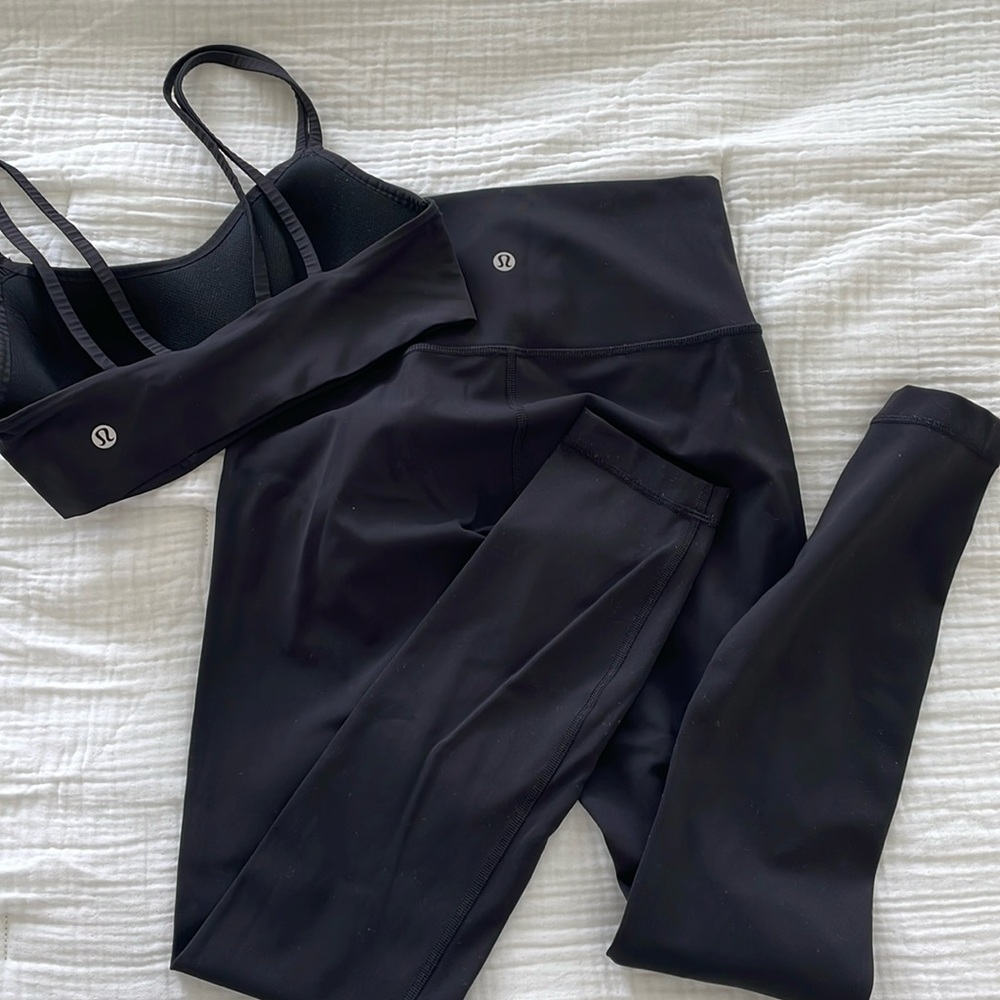 Lululemon Black Luxtreme Leggings and Cloud bra set Size 4